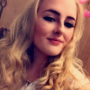 Meet your Posher, Chloe